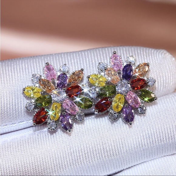 New Women’s 925 Silver Beautiful Flower Colorful Zircon Stud Earrings - Picture 6 of 7